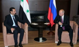 Le président russe Vladimir Poutine et son homologue syrien Bachar al-Assad lors de leur entrevue à Sotchi, dans le sud de la Russie, le 17 mai 2018
