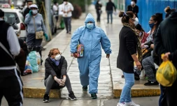 Devant les urgences de l'hĂŽpital Alberto Sabogal Ă Lima, le 27 mai 2020