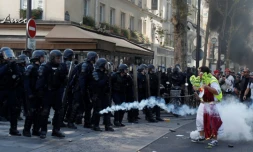Des CRS face aux manifestants Ă Paris, le 21 septembre 2019