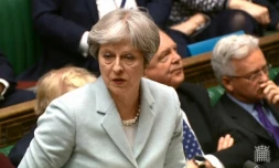 La PremiÚre ministre britannique Theresa May devant les députés britanniques le 26 mars 2018, sur une capture d'écran fournie par le Parlement britannique