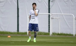 La star de l'Argentine Lionel Messi à l'entraînement au camp de base de sa sélection à Bronnitsy, près de Moscou, le 25 juin 2018