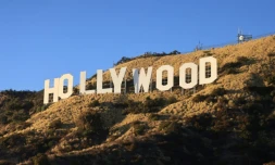 Les emblĂ©matiques lettres d'Hollywood fĂȘtent leur 100e anniversaire Ă Los Angeles, le 8 dĂ©cembre 2023.