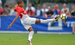 Le prodige monégasque Kylian Mbappé, lors d'un match amical contre Fenerbahçe à Montreux, en Suisse, le 19 juillet 2017