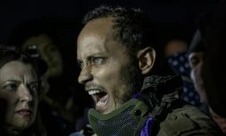 Oscar Perez, le policier pilote d'hélicoptère accusé d'avoir tenté un coup d'Etat contre le régime du président Maduro, est apparu en public le 13 juillet 2017 à Caracas, dans le cadre d'une manifestation de l'opposition