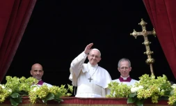 Le pape François pour la traditionnelle bénédiction "Urbi et Orbi" de Pâques, le 1er avril 2018 à Rome