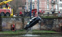 En mars, 254 personnes ont Ă©tĂ© tuĂ©es sur les routes de France mĂ©tropolitaine, en hausse de 31% par rapport au mĂȘme mois l'an dernier (194), selon les estimations de la SĂ©curitĂ© routiĂšre dĂ©voilĂ©es lundi.