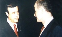 Rifaat al-Assad (G) et son frÚre, l'ancien président syrien Hafez al-Assad (D) en 1986