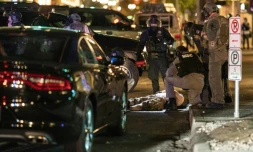 La police arrive sur les lieux oĂč un homme est mort par balle prĂšs d'un rally pro-Trump, Ă Portland, dans l'Oregon, le 29 aoĂ»t 2020