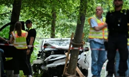Des policiers près du lieu où un véhicule a foncé dans la foule à la gay pride, faisant au moins un mort et 16 blessés, le 26 juillet 2026 à Berlin