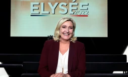 La candidate RN à la présidentielle française Marine Le Pen sur le plateau de l'émission politique "Elysée 2022" de France 2 à Saint-Denis, au nord de Paris, le 31 mars 2022