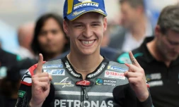 Fabio Quartararo célÚbre sa pole position en MotoGP au GP d'Espagne, à Jerez de la Frontera, le 4 mai 2019