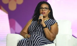 April Reign,  ancienne juriste qui a lancé le mouvement #OscarsSoWhite en 2015, a quitté son travail pour se consacrer à plein temps à l'inclusion et à la représentation des minorités