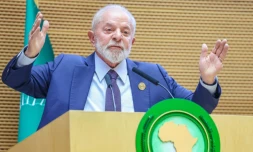 Photo publiée par la présidence brésilienne montrant le président Luiz Inacio Lula da Silva s'exprimant lors de la cérémonie d'ouverture d'un sommet de l'Union africaine, le 17 février 2024 à Addis-Abeba, en Éthiopie
