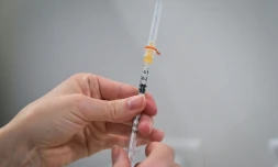 Vaccination au CHRU de Bretonneau, à Tours (centre) le 6 janvier 2021