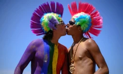 Les unions "poly-affectives" se fondent sur une décision de la Cour suprême du Brésil qui en 2011 a permis aux notaires de légaliser des unions stables de couples homosexuels