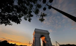 L'Arc de Triomphe empaqueté, le 16 septembre 2021 à Paris
