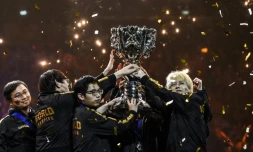 L'équipe chinoise FPX remporte à Paris la finale des Championnats du monde du jeu vidéo League of Legends, le 10 novembre 2019
