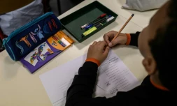 Les rĂ©sultats des Ă©lĂšves français Ă l'enquĂȘte internationale Pisa de 2025 sont les plus bas jamais mesurĂ©s depuis la crĂ©ation de ce classement en 2000, mais la France se maintient dans la moyenne des pays de l'OCDE dans les trois matiĂšres Ă©valuĂ©es
