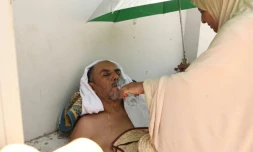 Un pèlerin victime d'un coup de chaleur à Mina, en Arabie saoudite, le 16 juin 2024