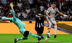L'Américain Tanner Tessmann (d), auteur du but de la victoire pour Lyon face à Angers, le 19 septembre 2025 à Décines-Charpieu