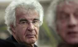 L'ex-porte-parole de LCR Alain Krivine assistant au premier congrès du NPA à La Plaine-Saint-Denis, au nord de Paris, le 7 février 2009