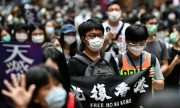 Des manifestants à Hong Kong le 24 mai 2020 pour dénoncer le projet de Pékin sur la "sécurité nationale"