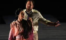 La soprano albanaise Ermonela Jaho, et le ténor américain Bryan Hymel dans " Madama Butterfly" le 7 juillet 2016 à Orange