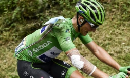 Marcel Kittel à l'effort après une chute sur la 17e étape du Tour de France entre La Mure et Serre-Chevalier dans les Alpes, le 19 juillet 2017