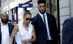 Le poids lourd français Tony Yoka, à son arrivée, avec sa compagne Estelle Mossely, pour une audition devant l'AFLD à Paris, le 20 juin 2018