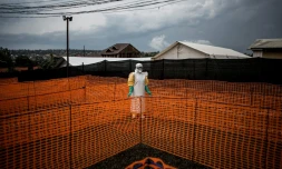 Dans un centre de traitement d'Ebola de Médecins sans frontières (MSF) à Bunia, en République démocratique du Congo, le 7 novembre 2018.