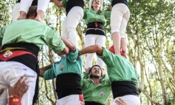 Un Castell - une tour humaine - se forme à la feria de Millas, dans les Pyrénées-Orientales, le 5 août 2023