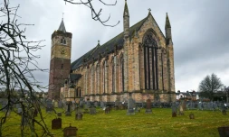 La cathĂ©drale de Dunblane (Ecosse), oĂč est commĂ©morĂ©e la pire tuerie de masse du Royaume-Uni dans une Ă©cole en 1996, le 12 mars 2021