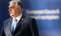 Le Premier ministre hongrois Viktor Orban répond aux questions des journalistes à Bruxelles le 19 mars 2026