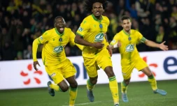La joie des Nantais aprÚs le but marqué par le milieu franco-congolais Samul Moutoussamy face à Monaco, en demi-finale de la Coupe de France, le 2 mars 2022 au Stade de La Beaujoire