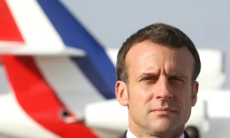 Emmanuel Macron à l'aéroport international de Niamey au Niger le 22 décembre 2019