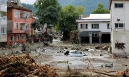 Photo diffusée le 12 août 2021 par le groupe turc d'aide humanitaire IHH des inondations à Kastamonu, en Turquie