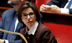 La ministre française de la Culture, Rachida Dati, assiste à une séance de questions au gouvernement à l'Assemblée nationale, à Paris, le 10 juin 2025