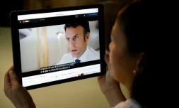 Emmanuel Macron observe un bref intermÚde à la guerre en Ukraine le temps d'effectuer son premier déplacement de candidat