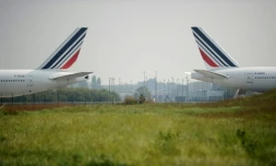 Une nouvelle journée de grève à Air France pour obtenir des hausses de salaires provoquait samedi l'annulation de 30% des vols