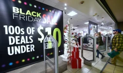 Le traditionnel "vendredi noir" (Black Friday) bat son plein aux Etats-Unis. Ici, un magasin à Montebello en Californie le 24 novembre 2016