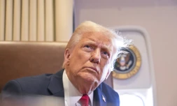Le président américain Donald Trump à bord d'Air Force One, en direction de la Nouvelle-Orléans le 9 février 2025