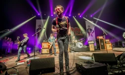 Jesse Hugues, chanteur du groupe américain Eagles of Death Metal à Bruxelles, le 25 février 2016