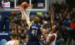 La vedette des Dallas Mavericks Dirk Nowitzki lors du match face au Miami Heat, le 3 février 2016 à Dallas