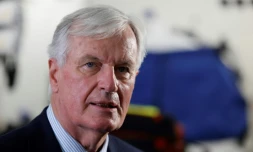 Le Premier ministre français Michel Barnier  lors de sa visite à l'hôpital Necker à Paris le 7 septembre 2024