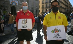 Des salariés du secteur sportif manifestent contre les restrictions instaurées pour lutter contre la pandémie, le 11 novembre 2020 à Barcelone (Espagne)
