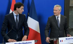 Le ministre de l'Economie Bruno Le Maire (d) et son homologue Wopke Hoekstra (g) lors d'une conférence de presse à Paris, le 1er mars 2019