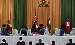 Les juges de la Cour suprême du Kenya s'installent en début d'audience le 1er septembre 2022 dans l'affaire des résultats de la présidentielle