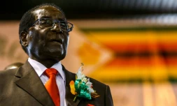 Robert Mugabe, ici le 7 avril 2016 à Harare a affirmé avoir été placé en résidence surveillée