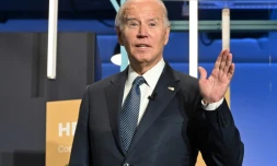 Le président américain Joe Biden visite une exposition dédiée aux innovations technologiques le 7 novembre 2023 à Washington.