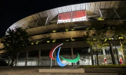 Le logo des Jeux paralympiques devant le Stade national, le 22 août 2021 à Tokyo